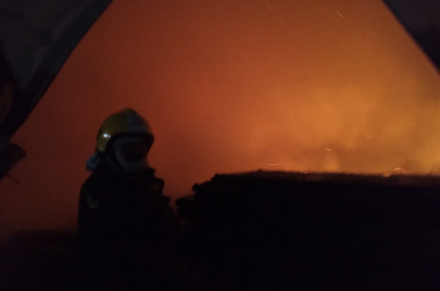إخماد حريق كبير في مخازن عملاقة شمال النجف