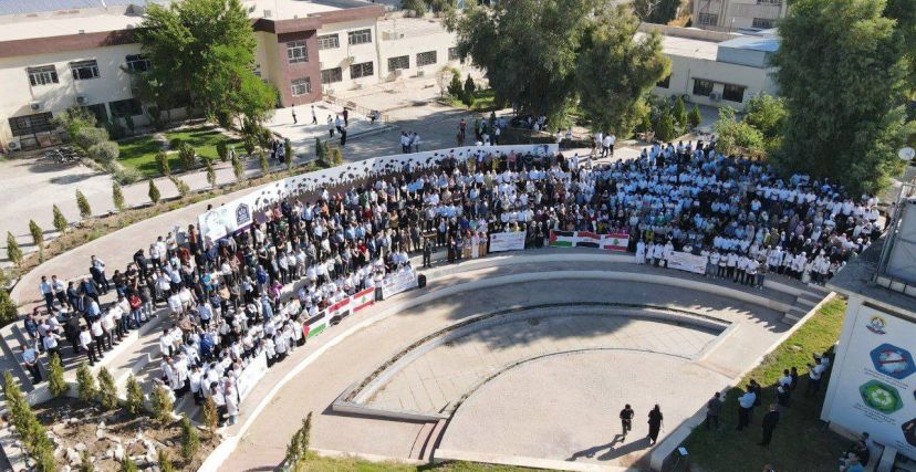 دعما للشعبين الفلسطيني و اللبنـ.ـاني .. الجامعات العراقية تنظم وقفات مناهضة للعدوان الصـ.ـهـ.ـيونـ.ـي  نظمت الجامعات العراقية وقفات مناهضة للعـ.ـدوان الصـ.ـهـ.ـيونـ.ـي الذي يطال الشعبين الفلسـ.ـطيـ.ـني و اللبنـ.ـاني ويهـ.ـدد المنطقة وشعوبها الحرة.  ورفع منتسبو الجامعات أساتذة وتدريسين وموظفين وطلبة أعلام فلـ.ـسـ.ـطين ولبـ.ـنـ.ـان تعبيرا عن الدعم والمؤازرة والإسناد من العراق ومؤسساته الى قوى البطولة والتضحية التي تواجه الظلم والاستكبار الصـ.ـهـ.ـيونـ.ـي.  جدير بالذكر أن وزير التعليم العالي والبحث العلمي الدك